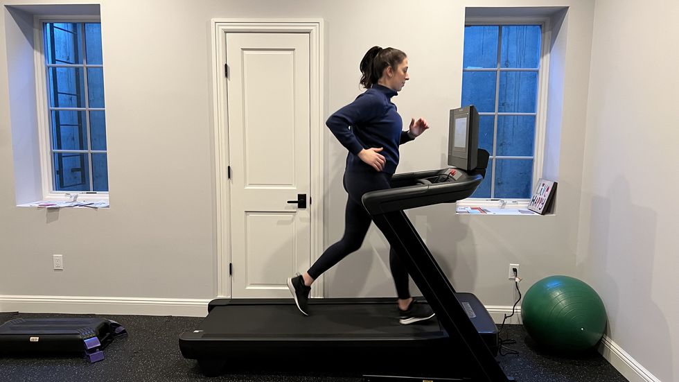 sassos testing out the nordictrack 1750 commercial treadmill while pregnant